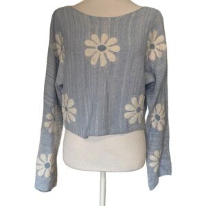 Altar’d State Cropped Knit Daisy Sweater White Blue Medium